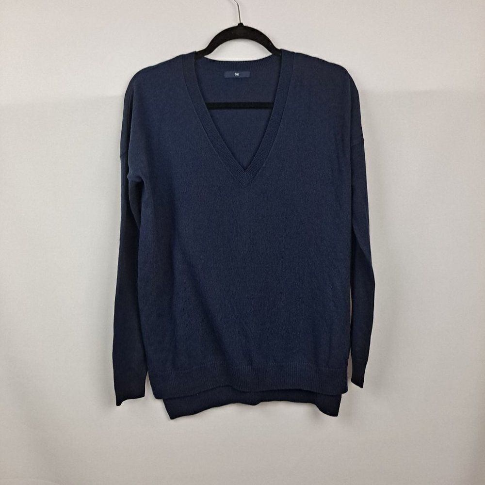 Gap Mens V neck sweater NWOT